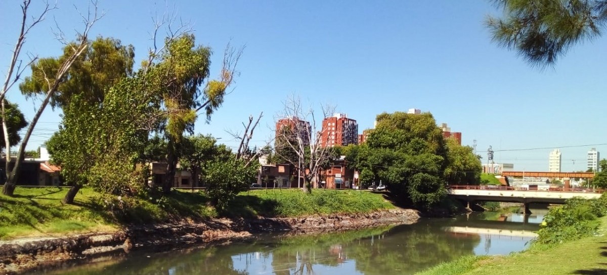 La Autoridad del Agua explicó qué pasó con el incidente de coloración en el Arroyo Sarandí