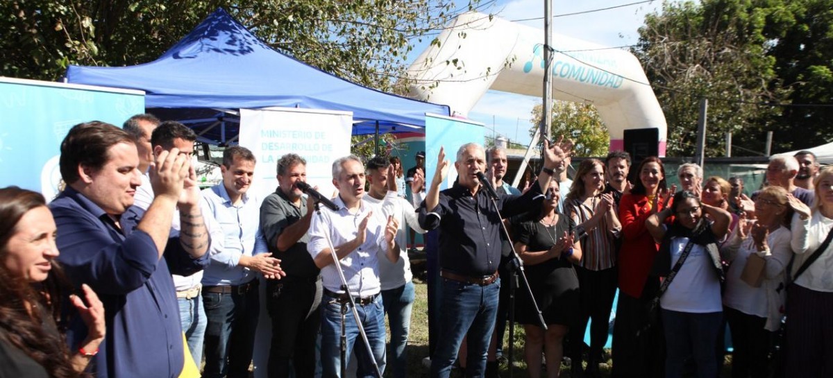 La Plata: el intendente Alak inauguró un nuevo programa que lleva mejoras y servicios a los barrios