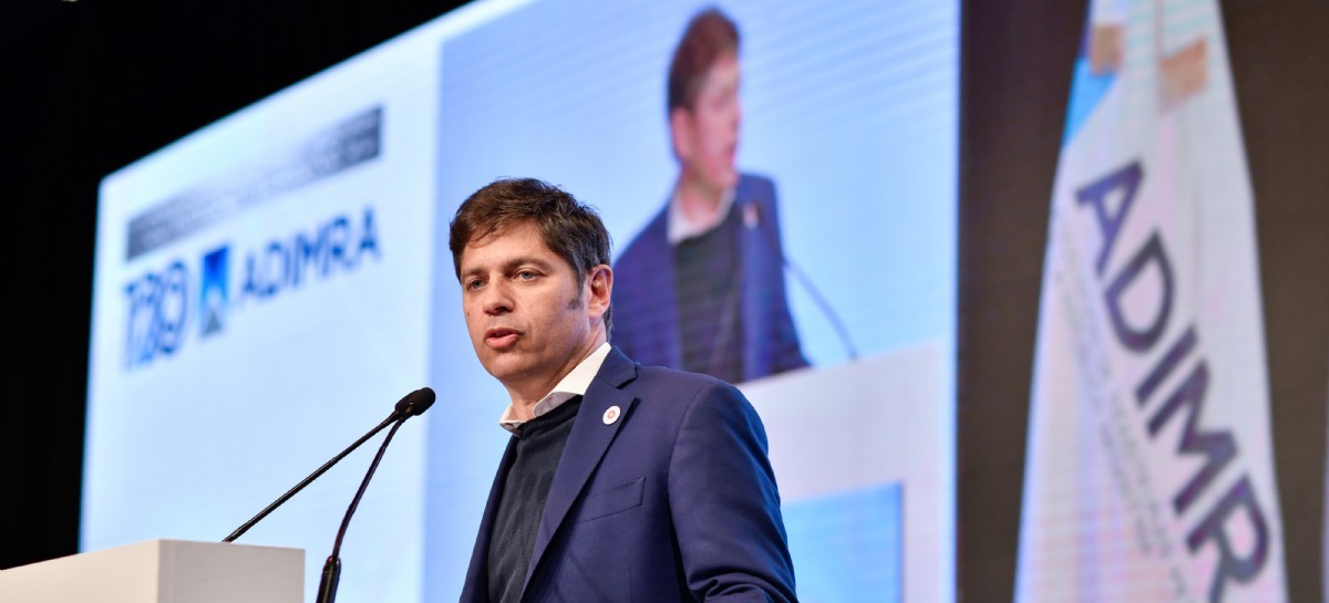 Kicillof, contra Milei, advirtió que los municipios podrán cobrar tasas en las facturas de servicios