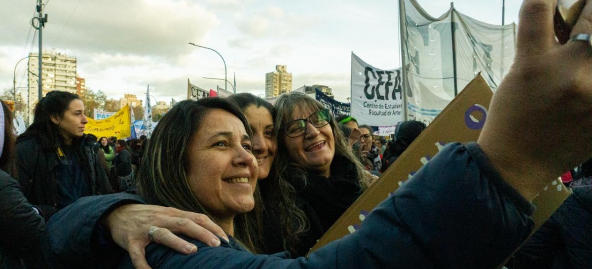 A nueve años del años del primer "Ni Una Menos", las mujeres llenaron las calles de La Plata