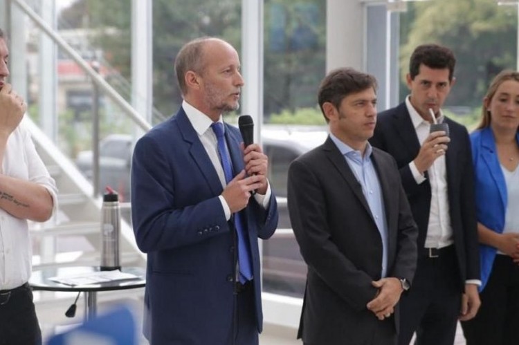 Todos: Kicillof, Máximo, Insaurralde, De Pedro y Katopodis en una inauguración en Lomas de Zamora
