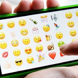 Uso de emojis: profesor de la UCALP advierte dificultades en los jóvenes para la expresión escrita