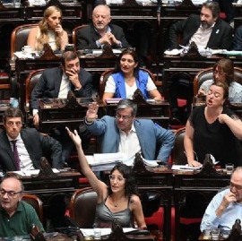 Diputadas y diputados van de cuarto en cuarto… intermedio