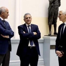 El presidente de YPF fue distinguido en La Plata como Graduado Ilustre