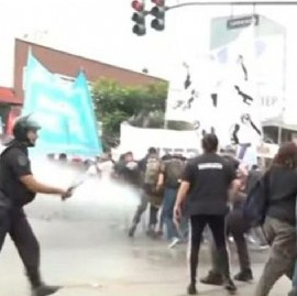 Incidentes y duros enfrentamientos entre militantes y policías en la "Jornada Nacional de Lucha"