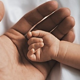 Los varones desconocen cómo son las licencias destinadas a los cuidados familiares