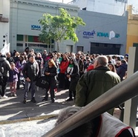 Bronca de acompañantes terapéuticos por el aumento que anunció IOMA