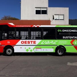 Hecho histórico para La Plata: comienza a circular el micro eléctrico para el transporte público
