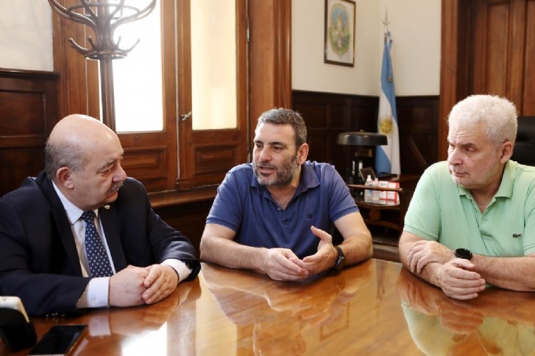 Los Nodocentes de la UNLP cobrarán un bono excepcional de 150 mil pesos