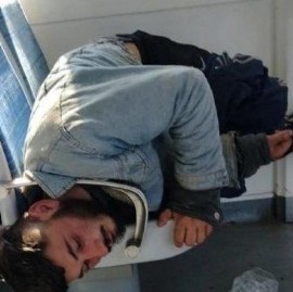 Incidente insólito en el Tren Roca: un pasajero metió su cabeza en el apoyabrazos y quedó atrapado