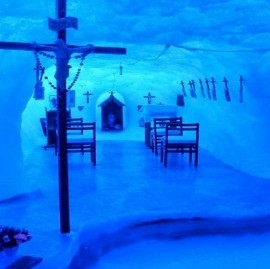 Dios en el fin del mundo: una capilla de hielo en la Antártida Argentina