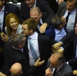 138 votos a favor, 103 en contra y 8 abstenciones: media sanción al Presupuesto nacional 2019