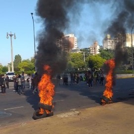 Cooperativistas de La Plata, en una dura batalla contra el gobierno de Julio Garro