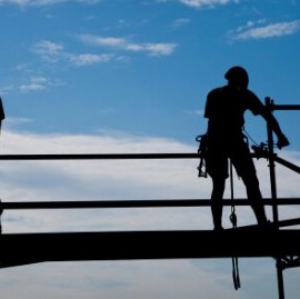 El trabajo en negro crece y quintuplica al blanco