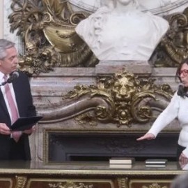 Asumió Silvina Batakis en Economía y prometió trabajar en la creación de puestos de trabajo