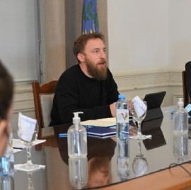 El presidente de la Cámara de Diputados bonaerense recibió a jóvenes empresarios industriales