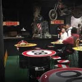 Un bar de motoqueros es una ONG que realiza una gran labor solidaria en la ciudad de La Plata