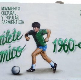 Junín: con camiseta del club, los hinchas de Sarmiento recordaron el Gol del Siglo de Diego Maradona