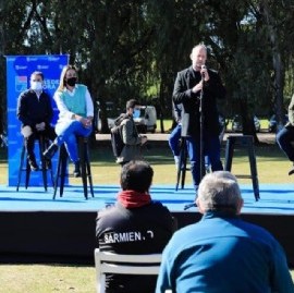 Lomas de Zamora: el intendente Insaurralde presentó un programa de ayuda a 500 asociaciones civiles