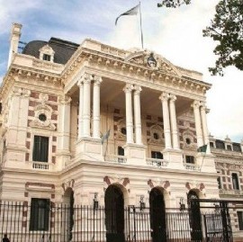 El Gobierno de Kicillof extendió hasta el 1 de diciembre de 2021 el cobro de deudas a los municipios