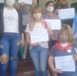 Nueva protesta frente a la sede de IOMA de acompañantes terapéuticas y cuidadoras domiciliarias