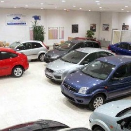 Mejoran las ventas de autos, pero hay críticas al Banco Central