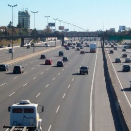 Apenas 3 de cada 10 personas que manejan saben cuál es la velocidad máxima permitida en autopista