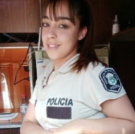 Una Policía bonaerense era víctima de pornovenganza, pero Asuntos Internos la sumarió: se suicidó