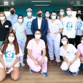 El gobernador Kicillof visitó el operativo de vacunación en el Estadio Único "Diego Maradona"