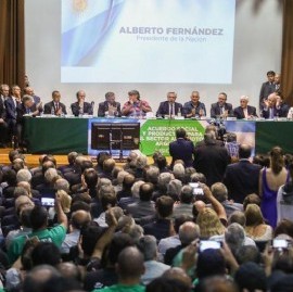 El Gobierno lanzó, con presencia del presidente Fernández, el Acuerdo Social y Productivo automotriz