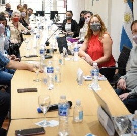 Paritaria 2021: el Gobierno bonaerense acordó con estatales un 45 % de aumento salarial a noviembre