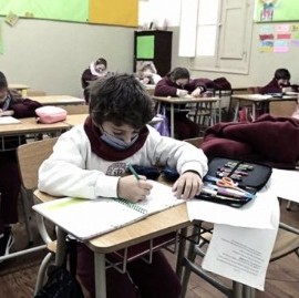 Desde este jueves, el uso de barbijos es optativo en escuelas de la provincia de Buenos Aires