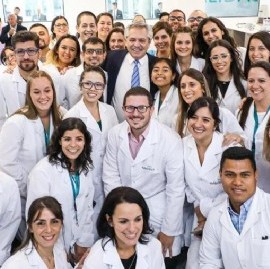 Escobar: el presidente Fernández estuvo en la inauguración de una planta de medicamentos biológicos