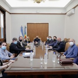 El Jefe de Gabinete bonaerense, Martín Insaurralde, con un incesante desfile de intendentes