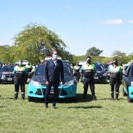 Seguridad: sin diálogo con Sergio Berni, el intendente de La Plata se refugia en Diego Santilli